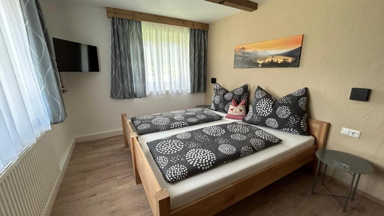 Ferienwohnungen Lodge-B Weissenbach am Lech Kültér fotó