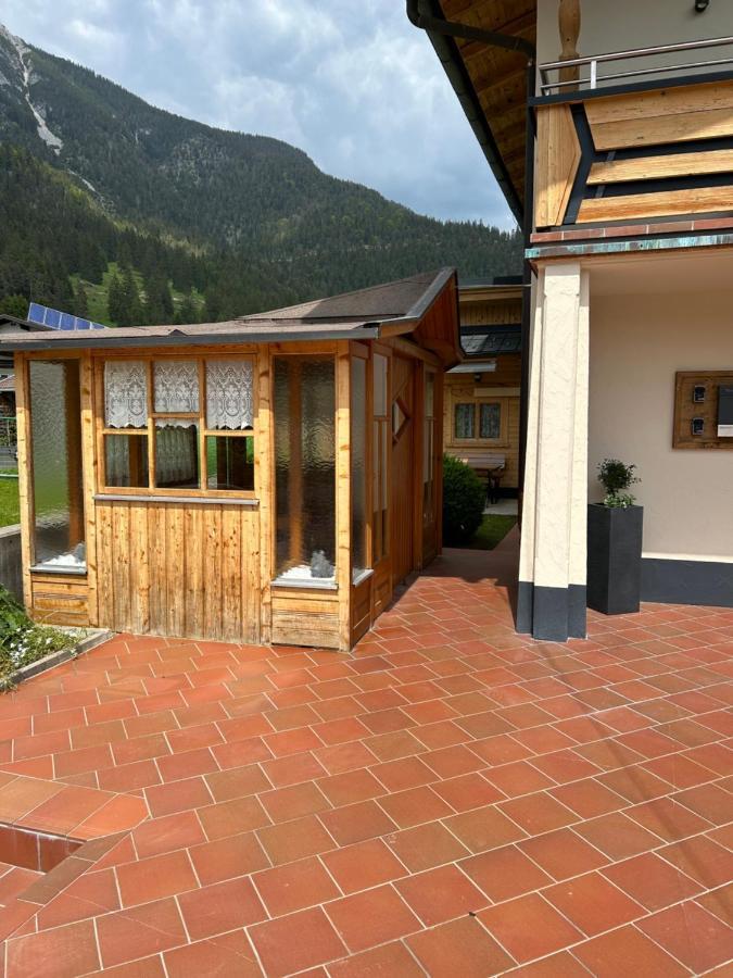 Ferienwohnungen Lodge-B Weissenbach am Lech Kültér fotó