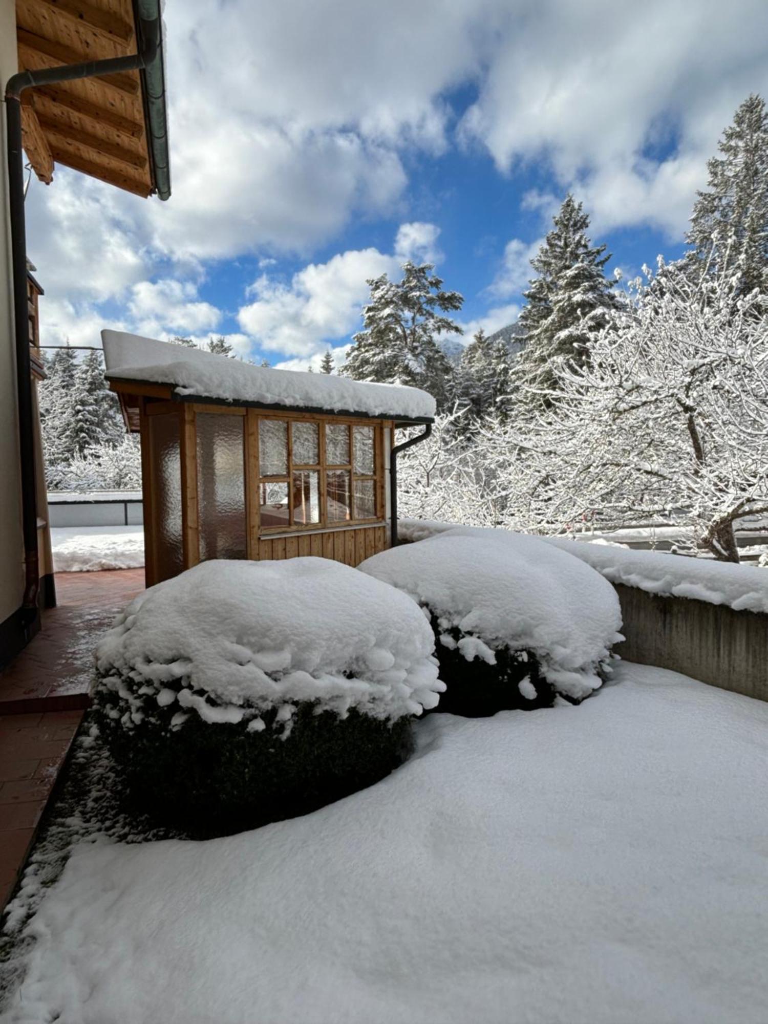 Ferienwohnungen Lodge-B Weissenbach am Lech Kültér fotó